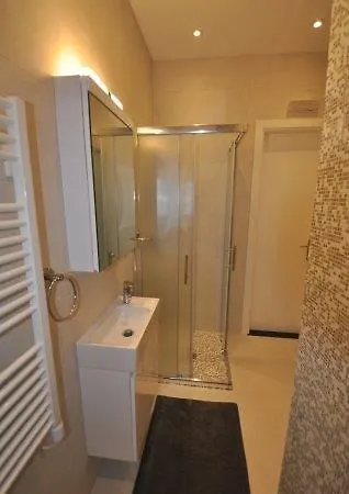 Apartamento Lana 2 *